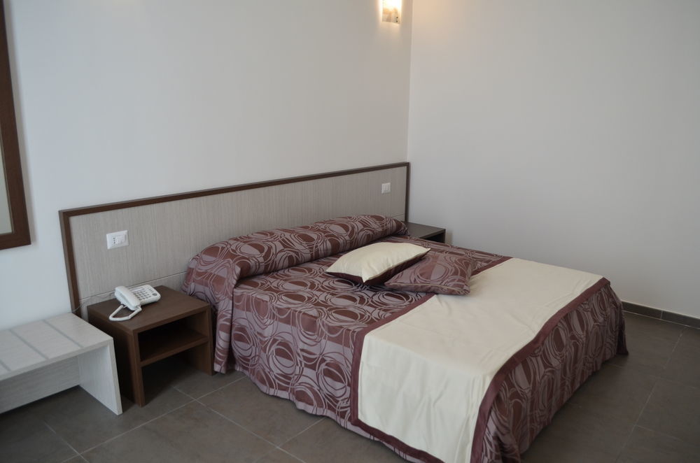 Hotel Eubea Reggio Calabria Exterior foto