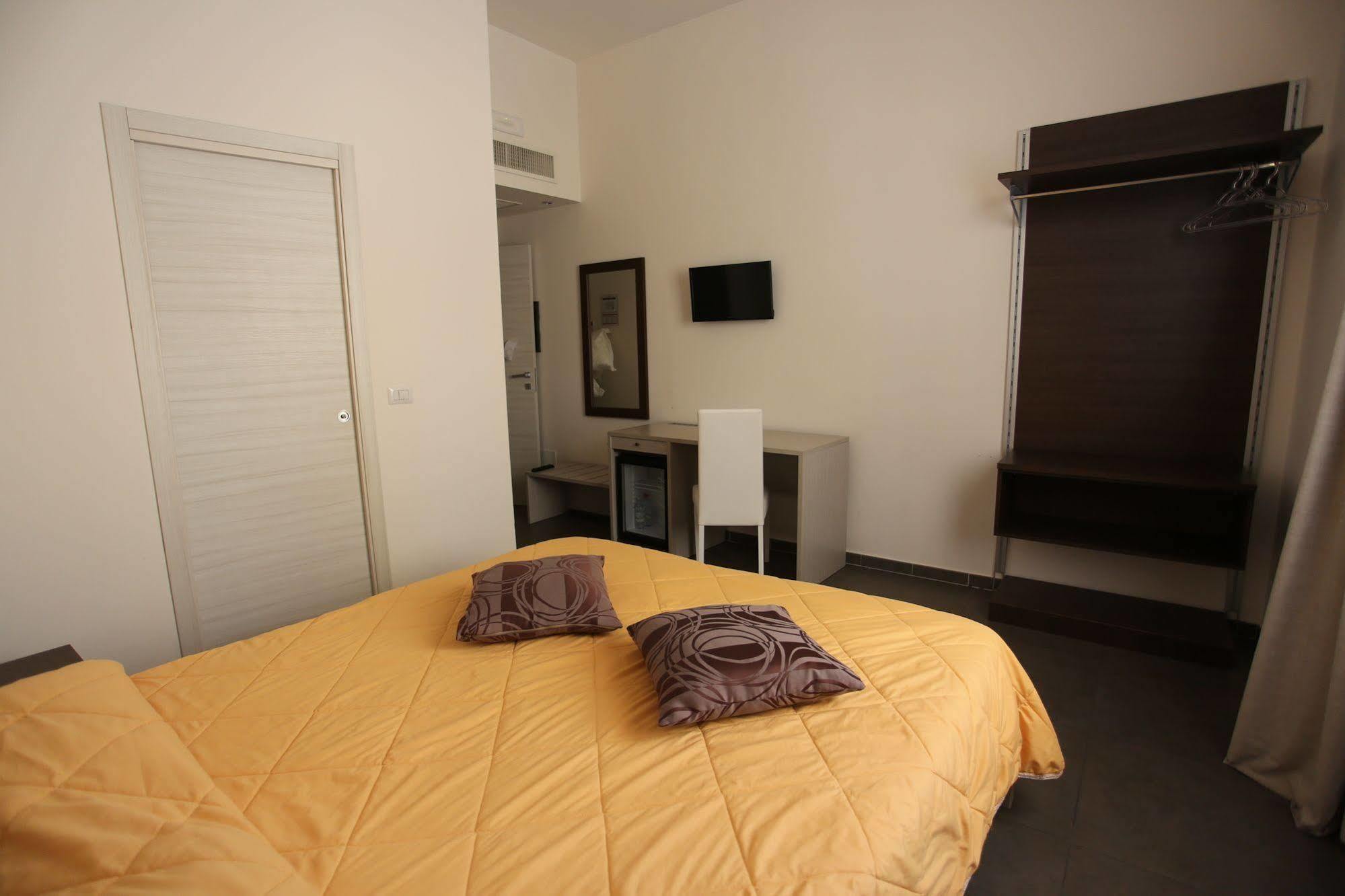 Hotel Eubea Reggio Calabria Exterior foto